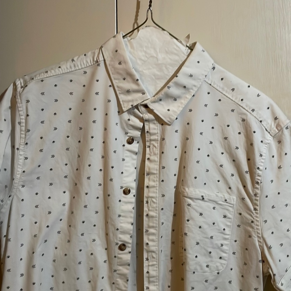 Guess men medium shirt
